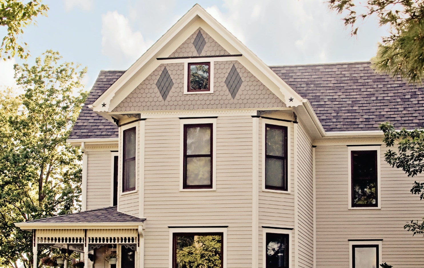 Home in Mukwanago with asphalt roof shingles